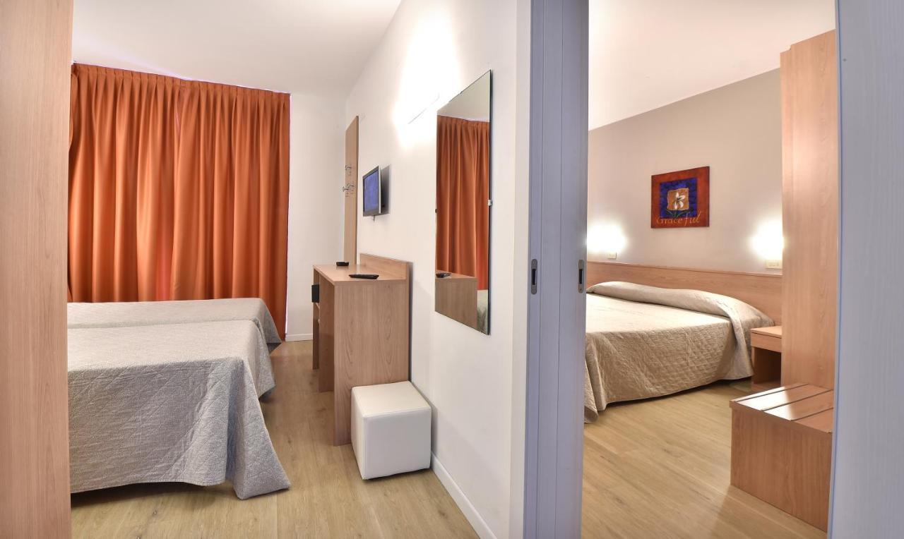 Hotel Meuble Nazionale Lignano Sabbiadoro Exterior foto