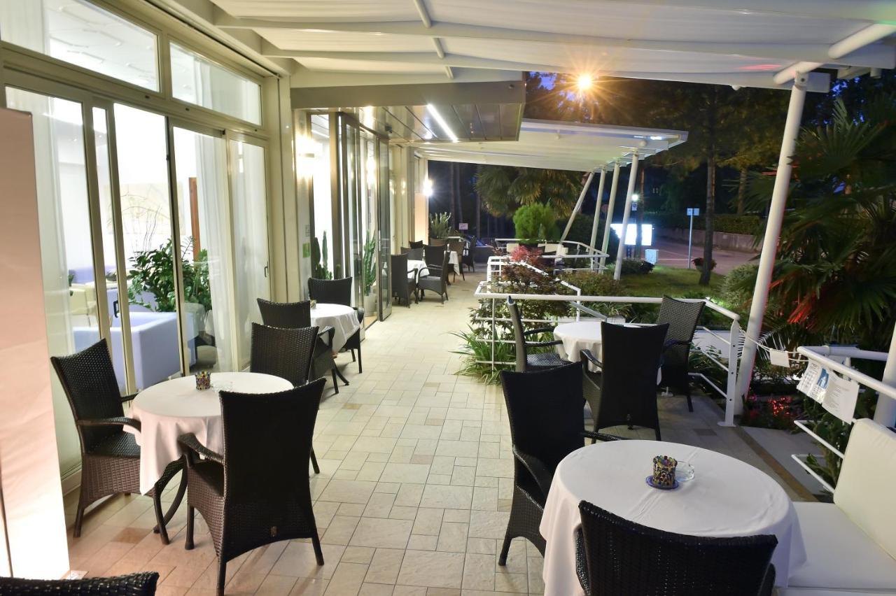 Hotel Meuble Nazionale Lignano Sabbiadoro Exterior foto