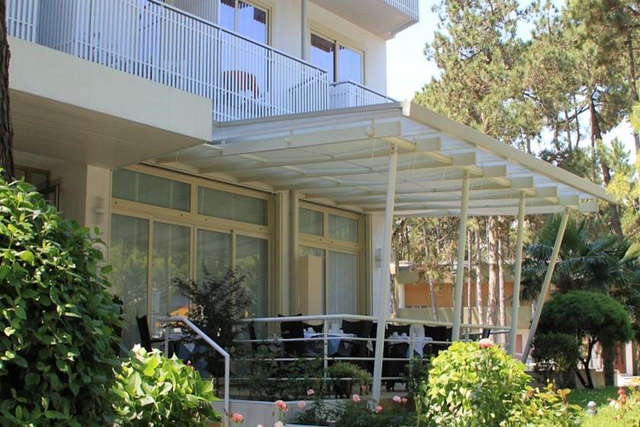 Hotel Meuble Nazionale Lignano Sabbiadoro Exterior foto